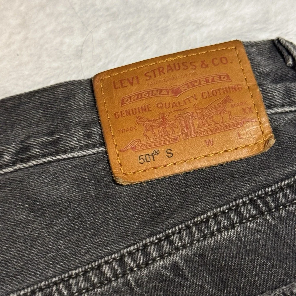 Levi's Women's Premium 501 S High Rise Distressed‎ Jeans Capital "E" Black Sz 30 - Picture 6 of 10